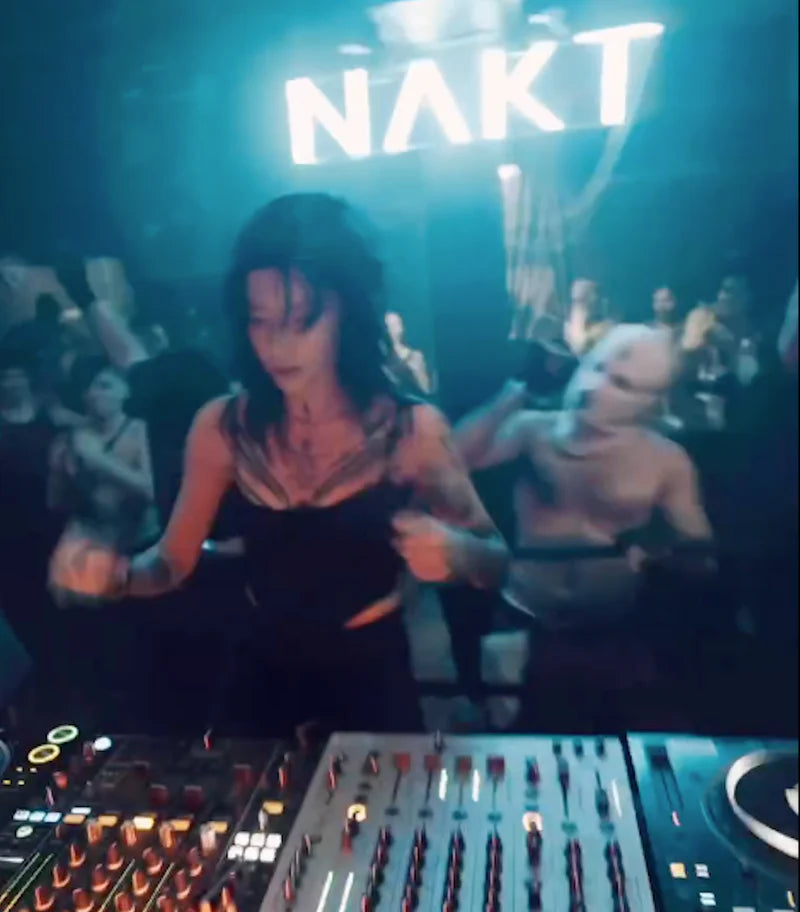 feel save in your techno outfit - nakt raves